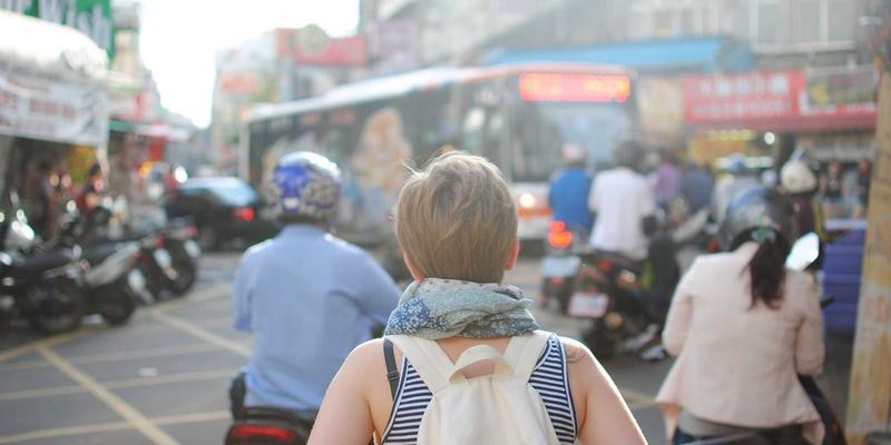 如何用 Haiper AI 延长短视频时长并保持画面自然衔接？