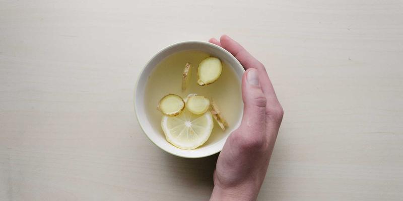 PHP与MySQL：如何安全地实现数据库数值累加更新？