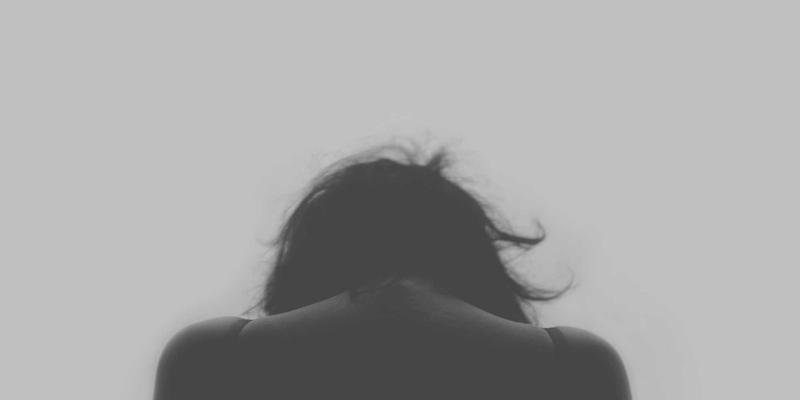 如何优化SQL子查询与全连接并处理复杂关联场景?